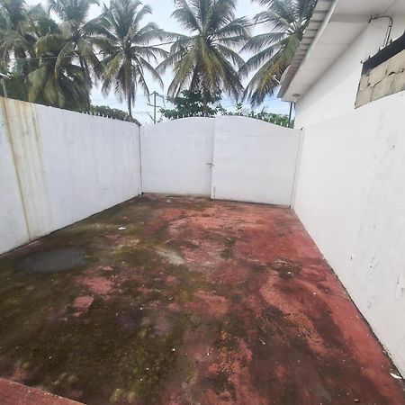 Iris Room Libreville Eksteriør bilde