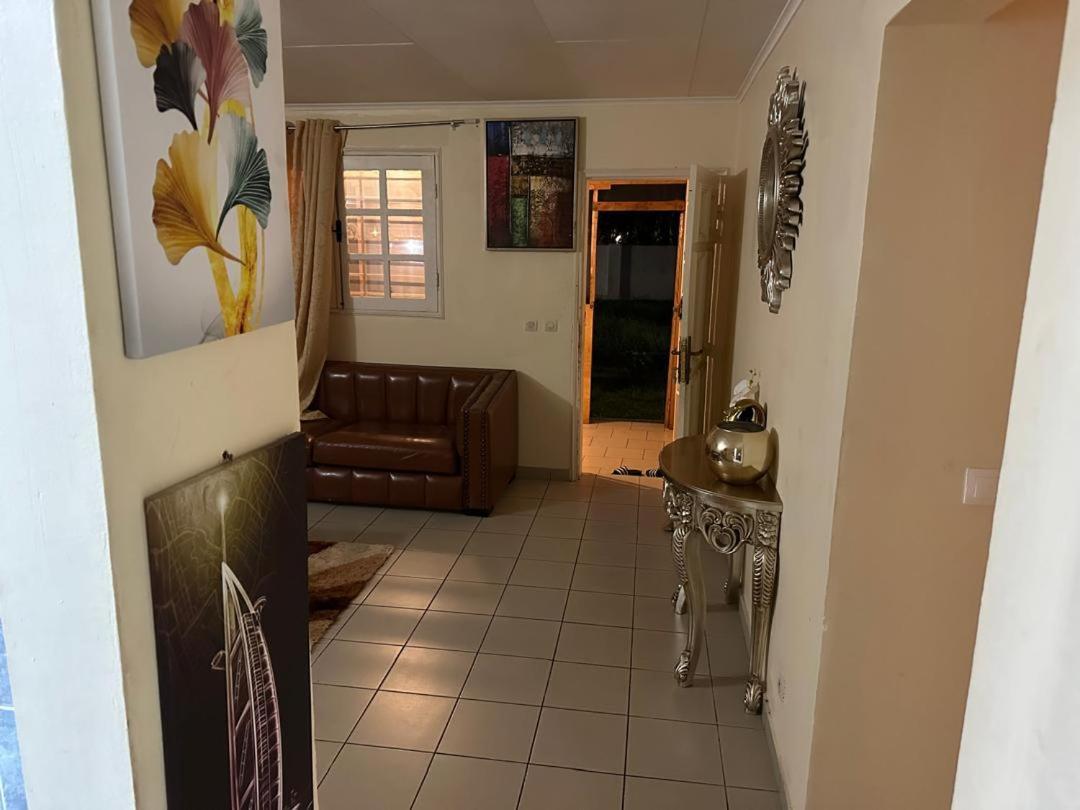 Iris Room Libreville Eksteriør bilde